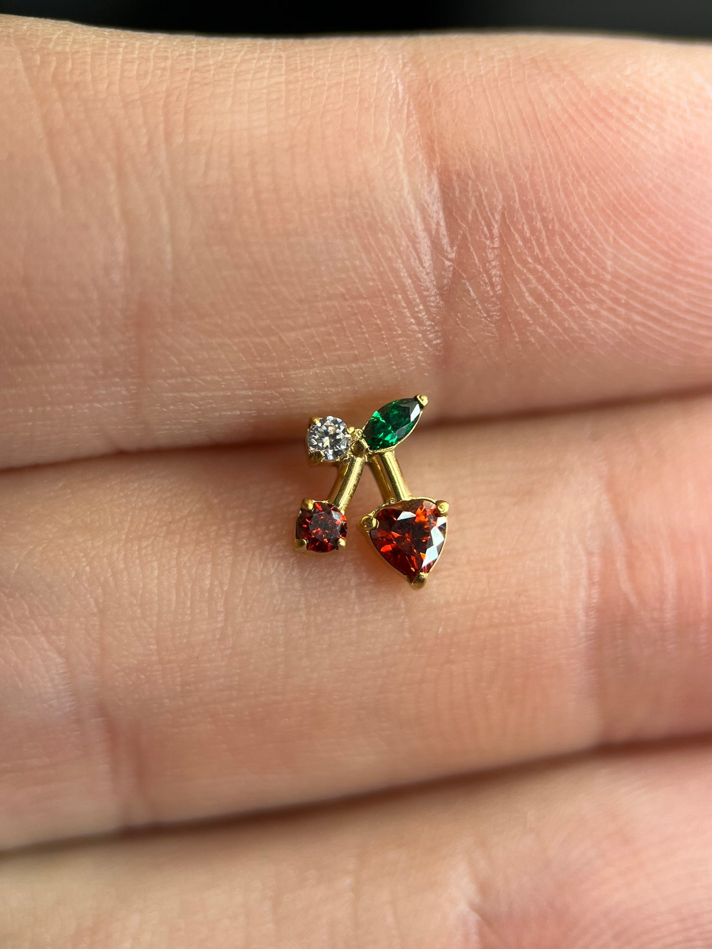 Piercing PVD Gold Cherry- Titânio