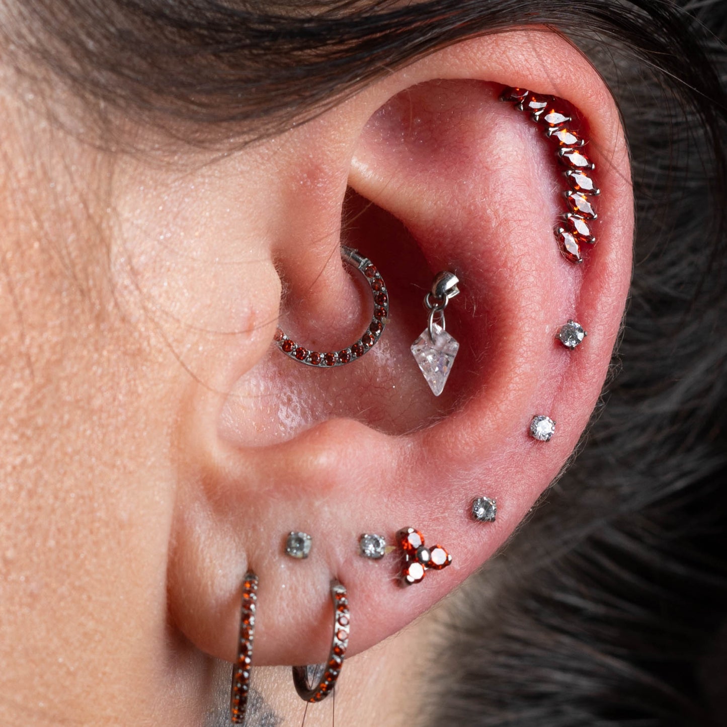 Piercing Single Vermelho -Titânio