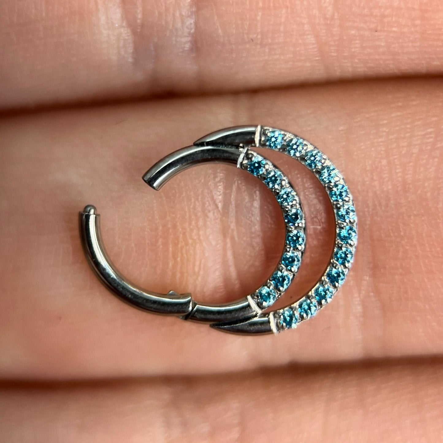 Piercing Courtney Azul- Titânio