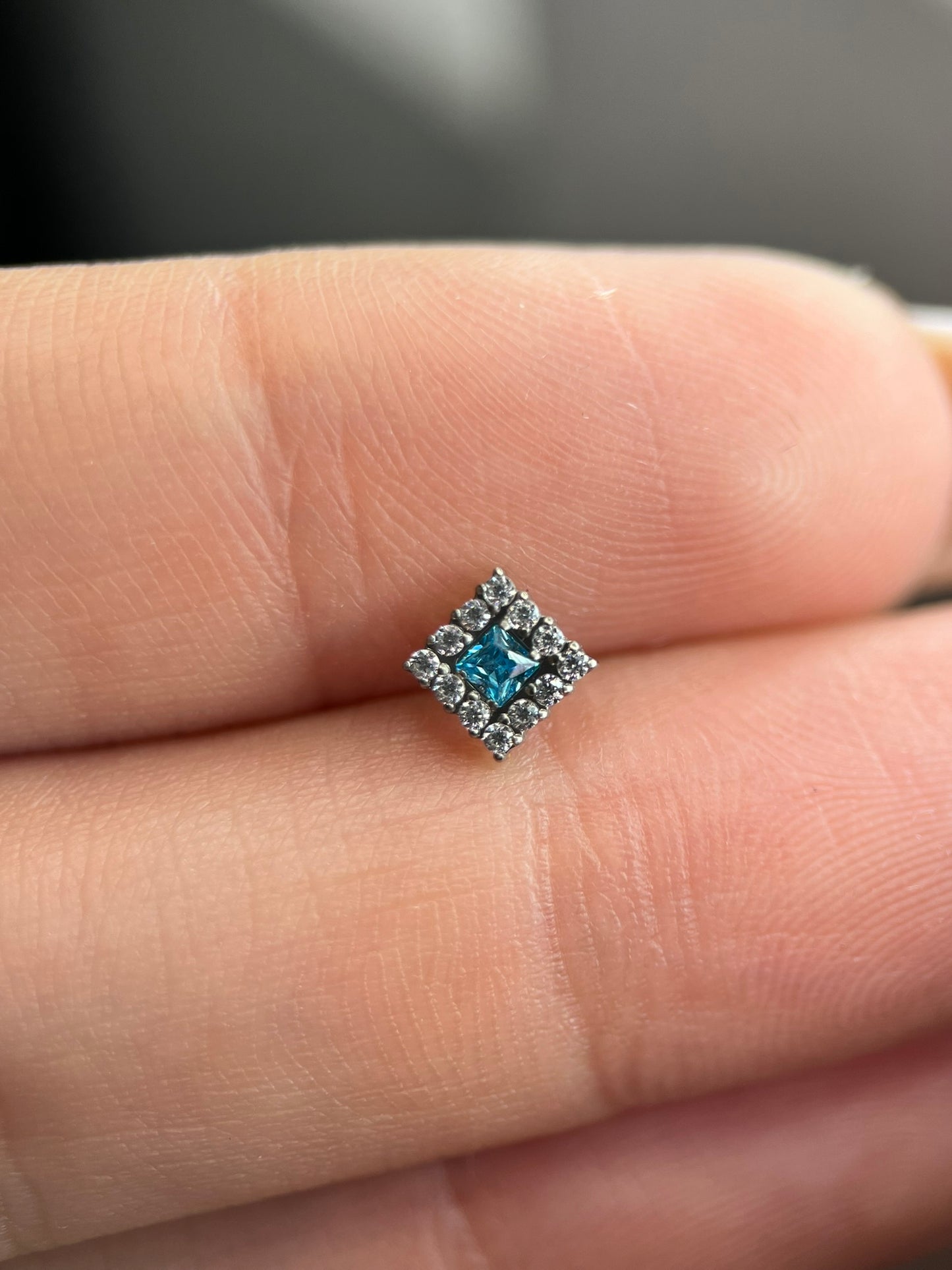 Piercing Royal Azul- Titânio