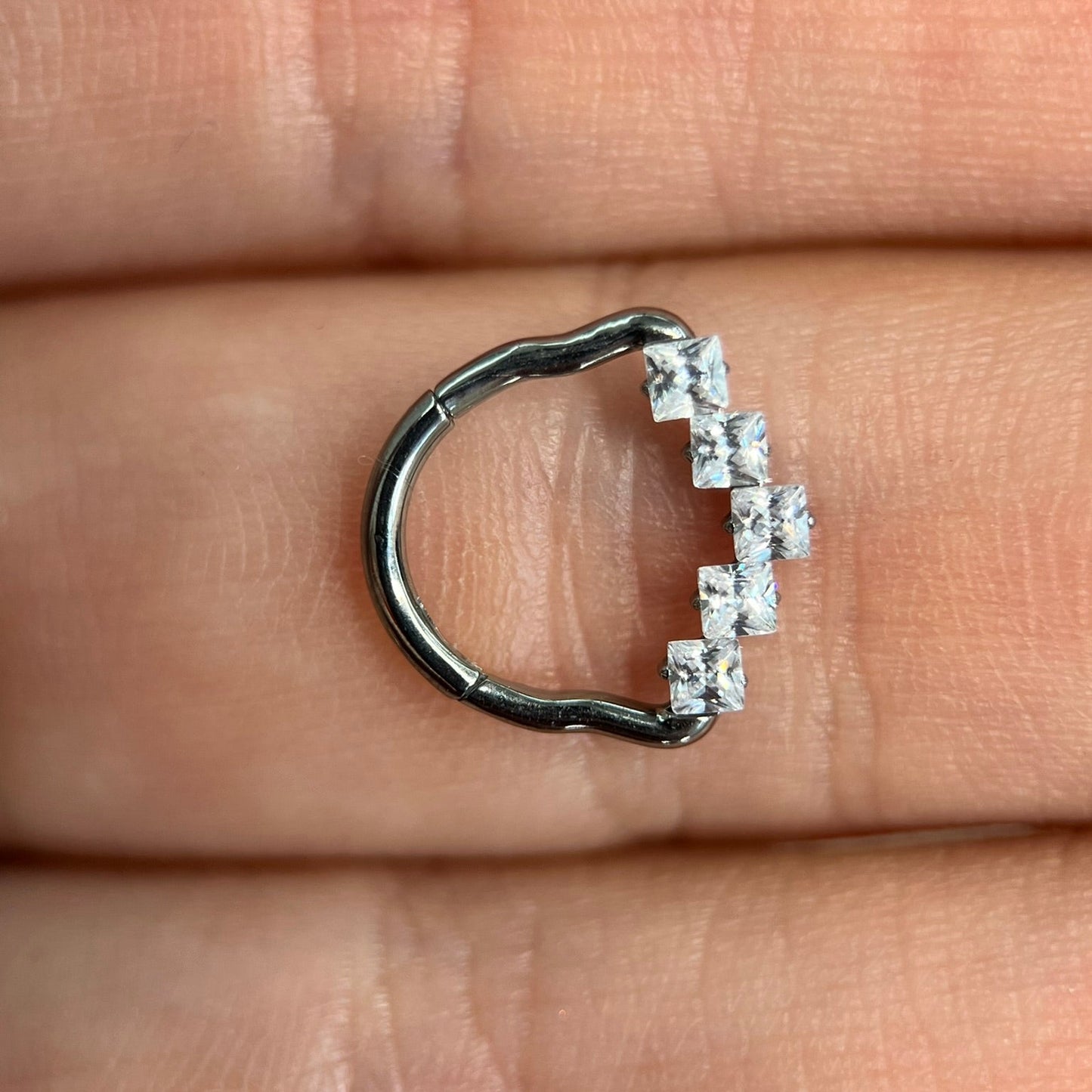 Piercing Cartier -Titânio