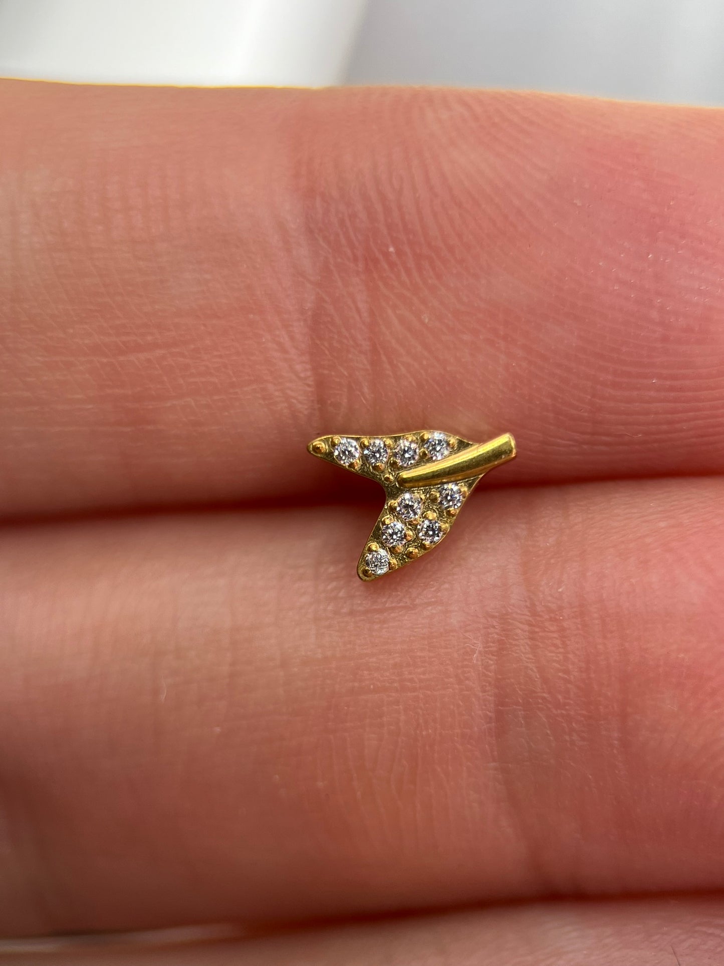 Piercing PVD Gold Tail- Titânio