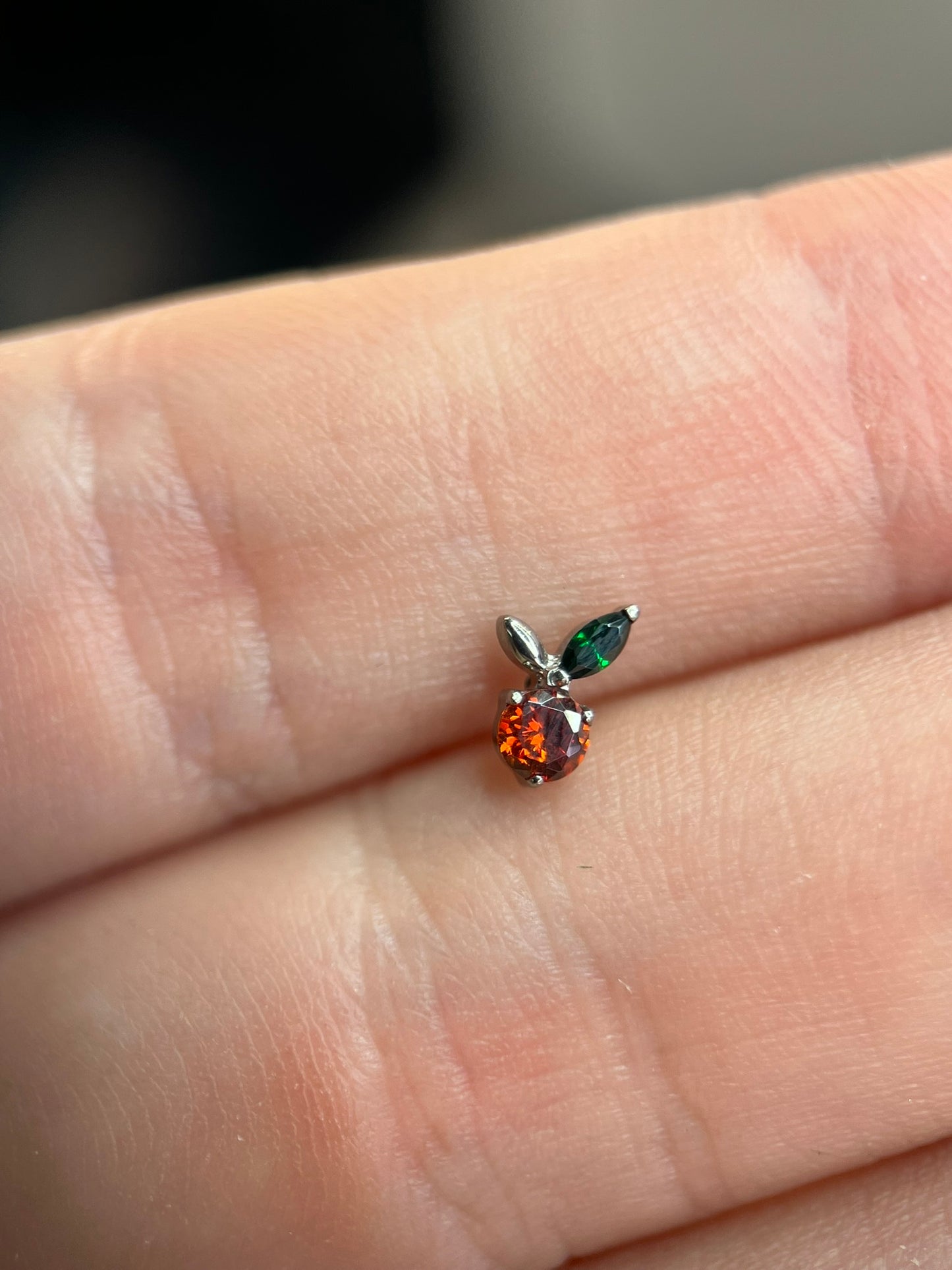 Piercing Maçã- Titânio