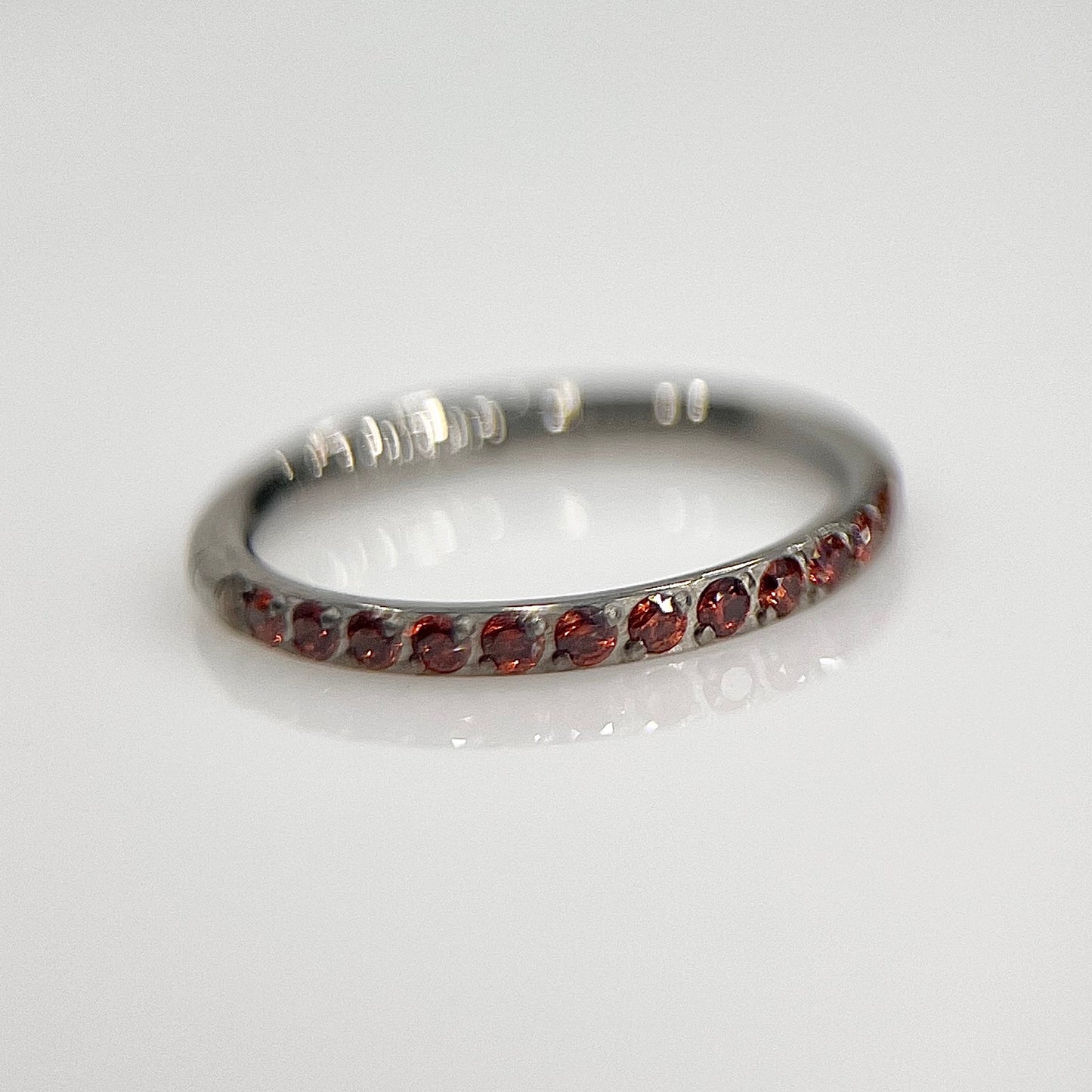 Piercing Argola Unic Vermelho- Titânio