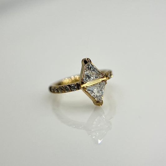 Piercing Argola PVD Gold Alexandra- Titânio