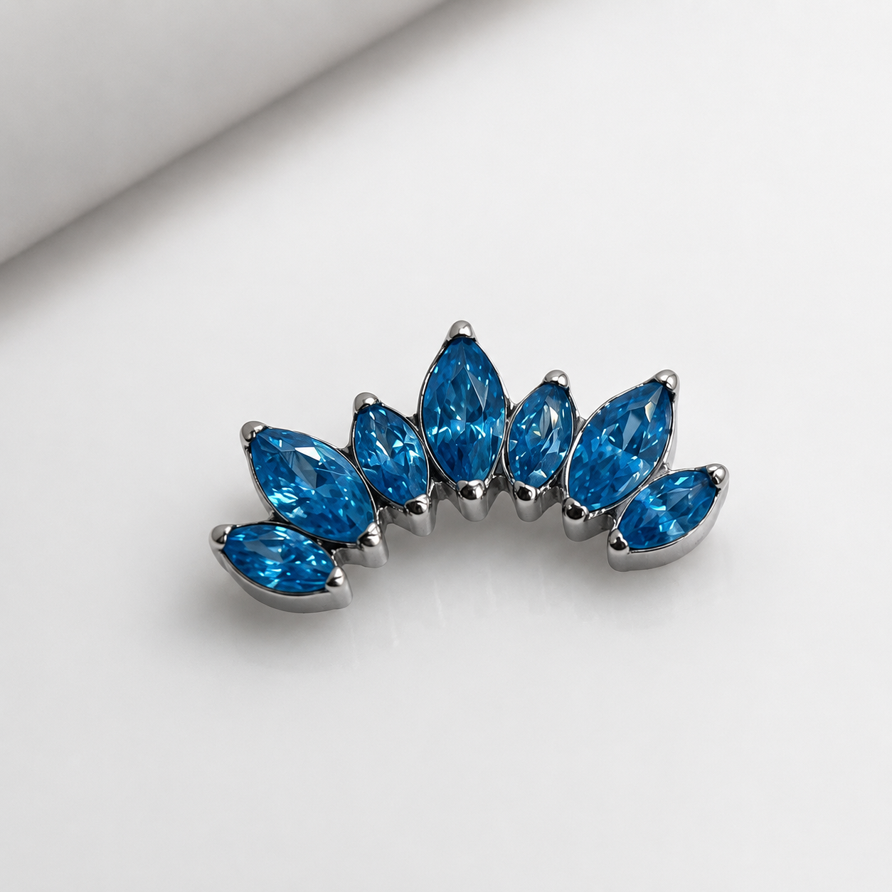 Piercing Ray Azul - Titânio