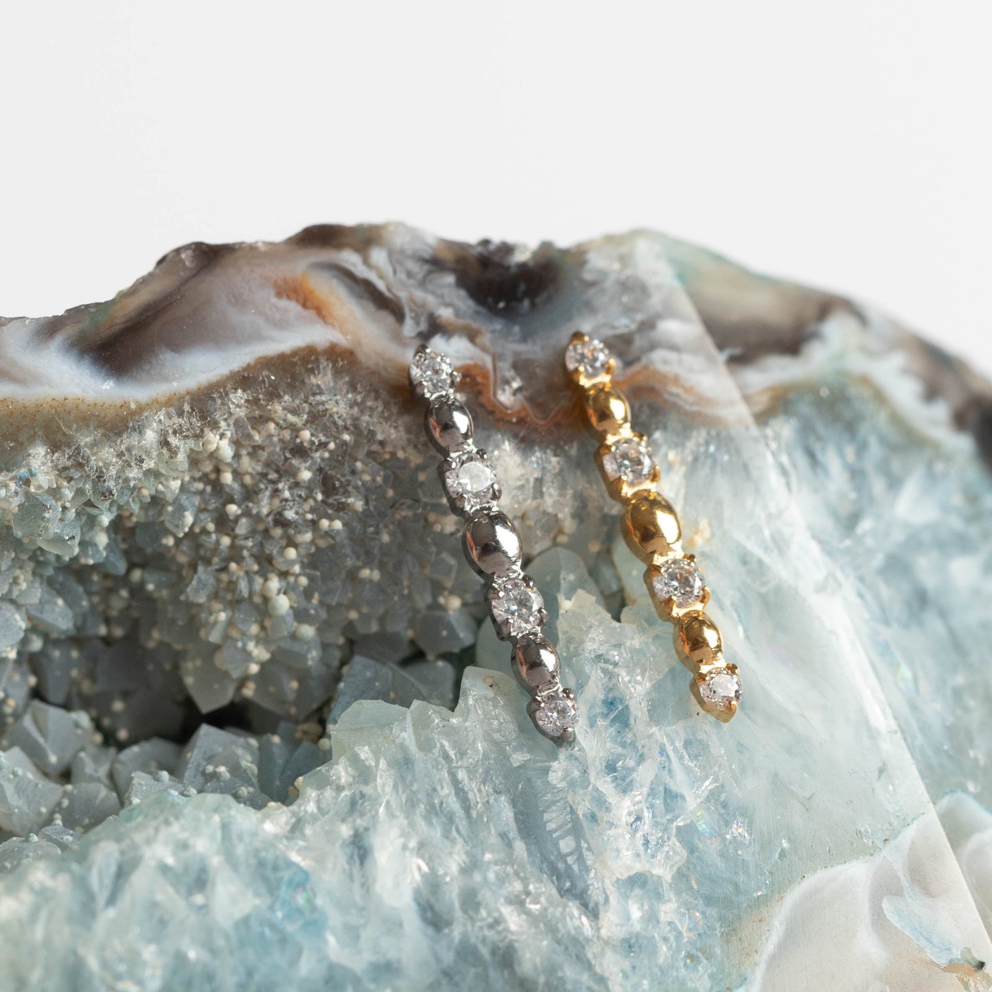 Piercing Nyra PVD Dourado - Titânio