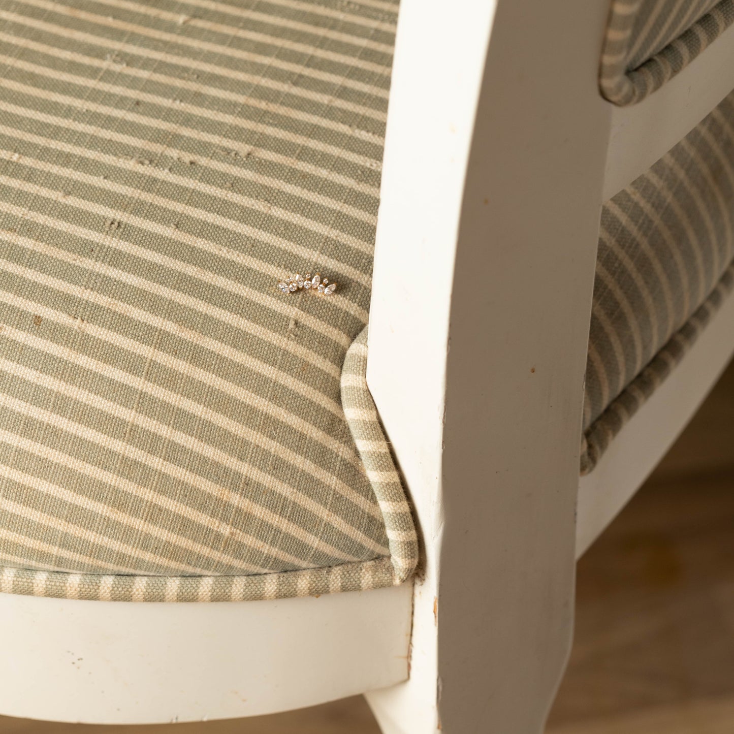 Piercing Celest Crown Dourado PVD – Titânio