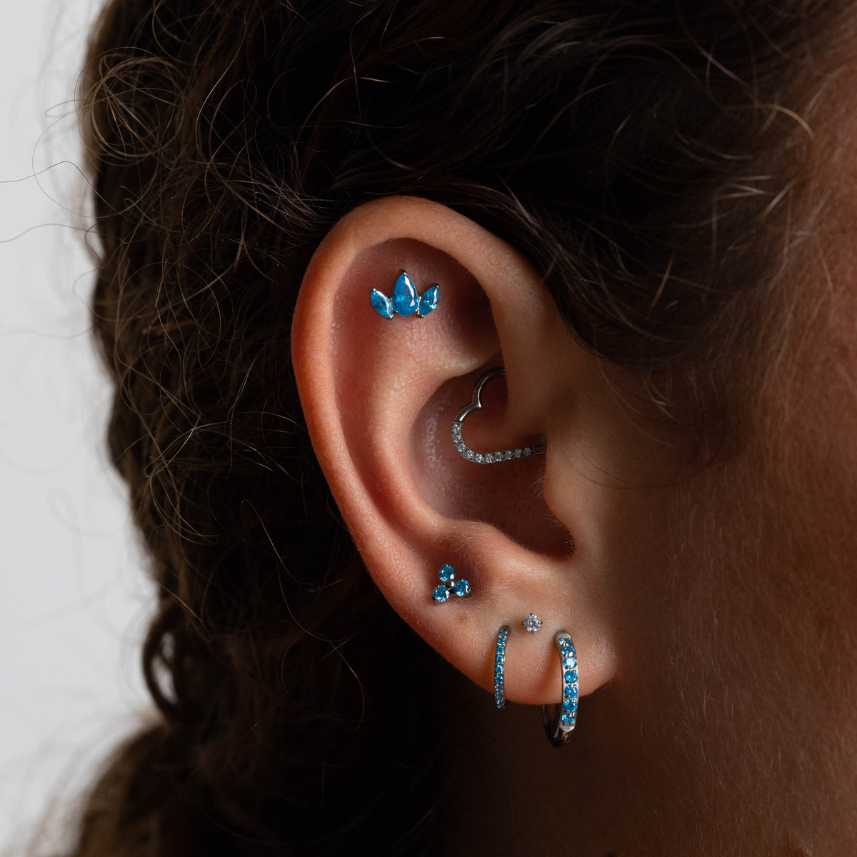 Piercing Elowa Azul - Titânio