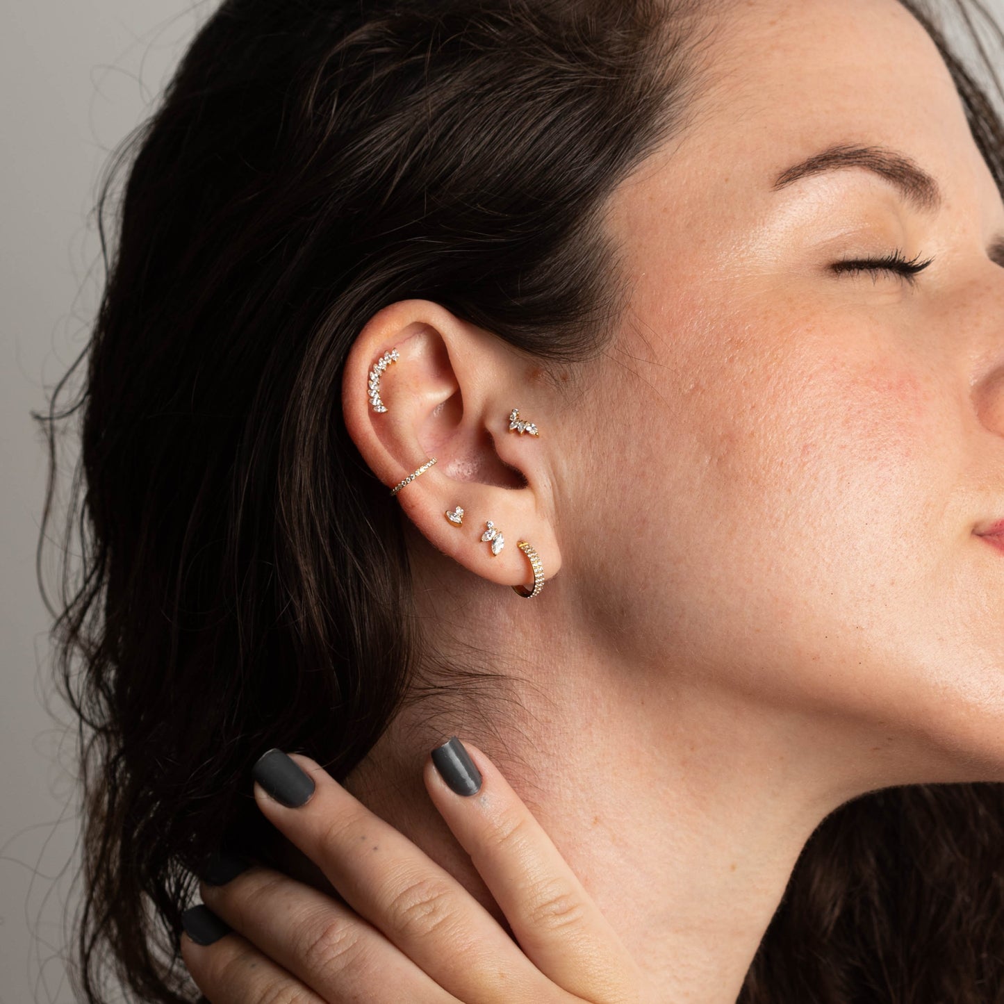 Piercing Aurelia Curve Dourado PVD – Titânio