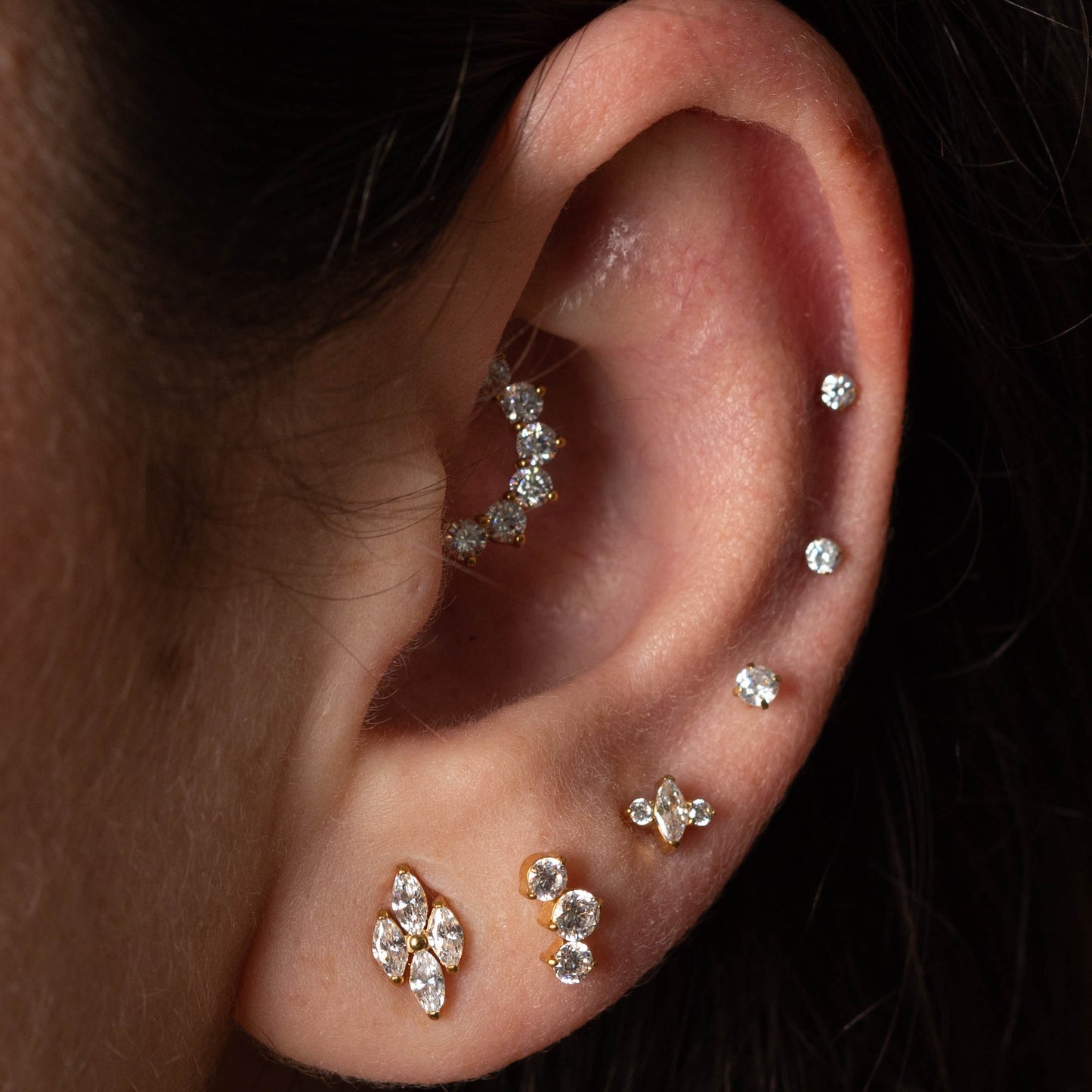 Piercing Auris Bloom Dourado PVD – Titânio