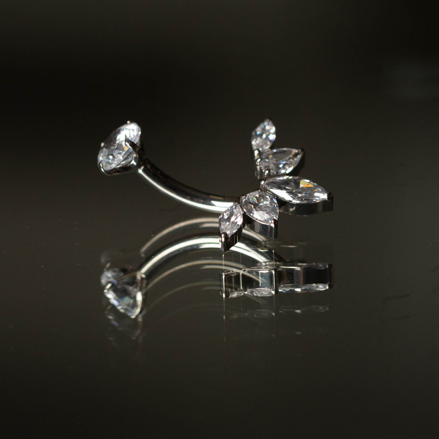 Piercing Umbigo Nymira Bloom – Titânio