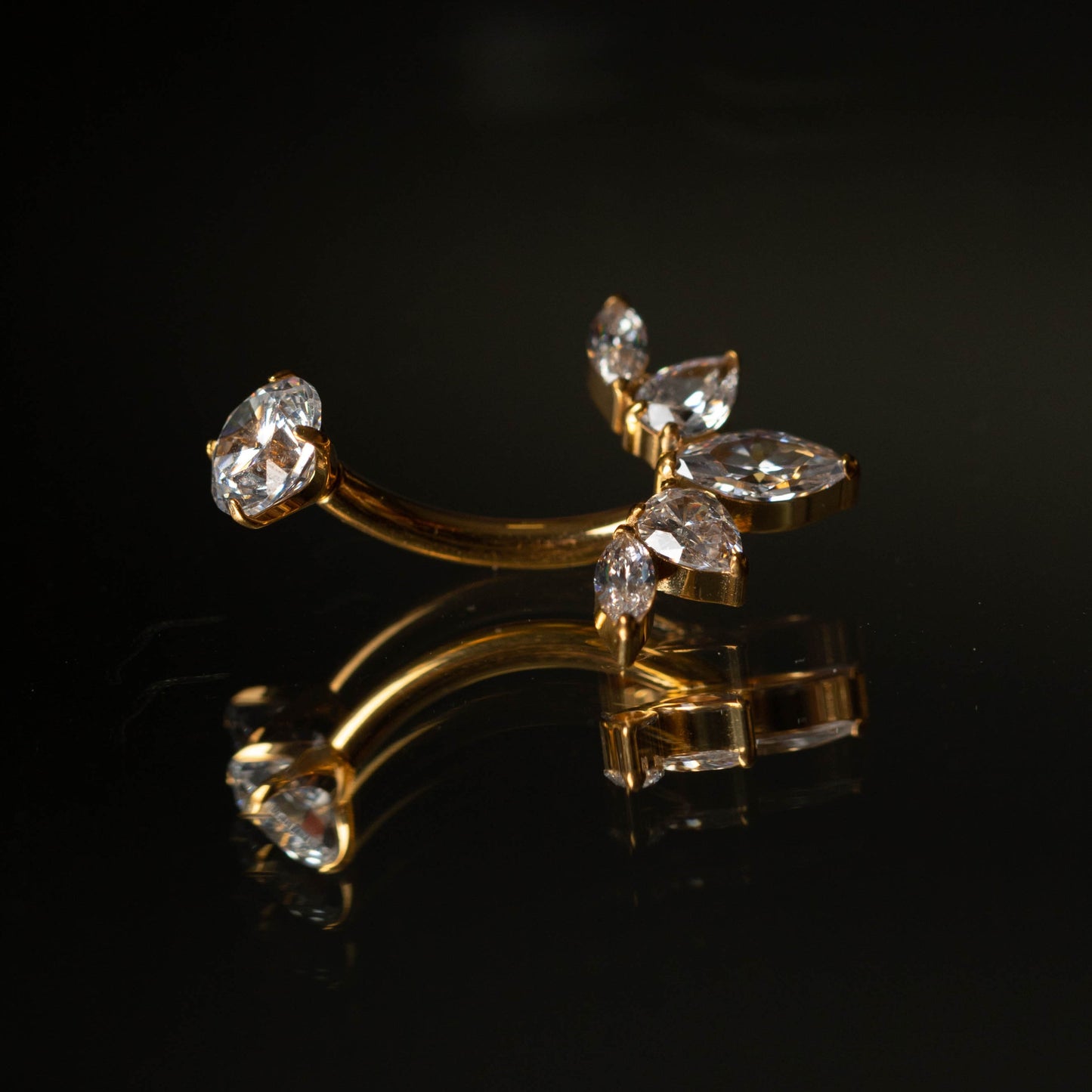 Piercing Umbigo Nymira Bloom Dourado PVD – Titânio