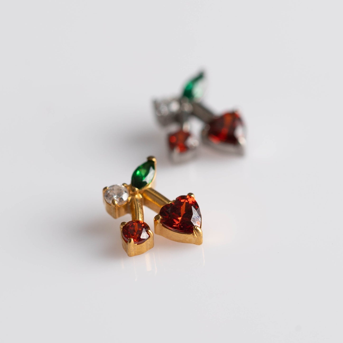 Piercing Cherry PVD Dourado - Titânio