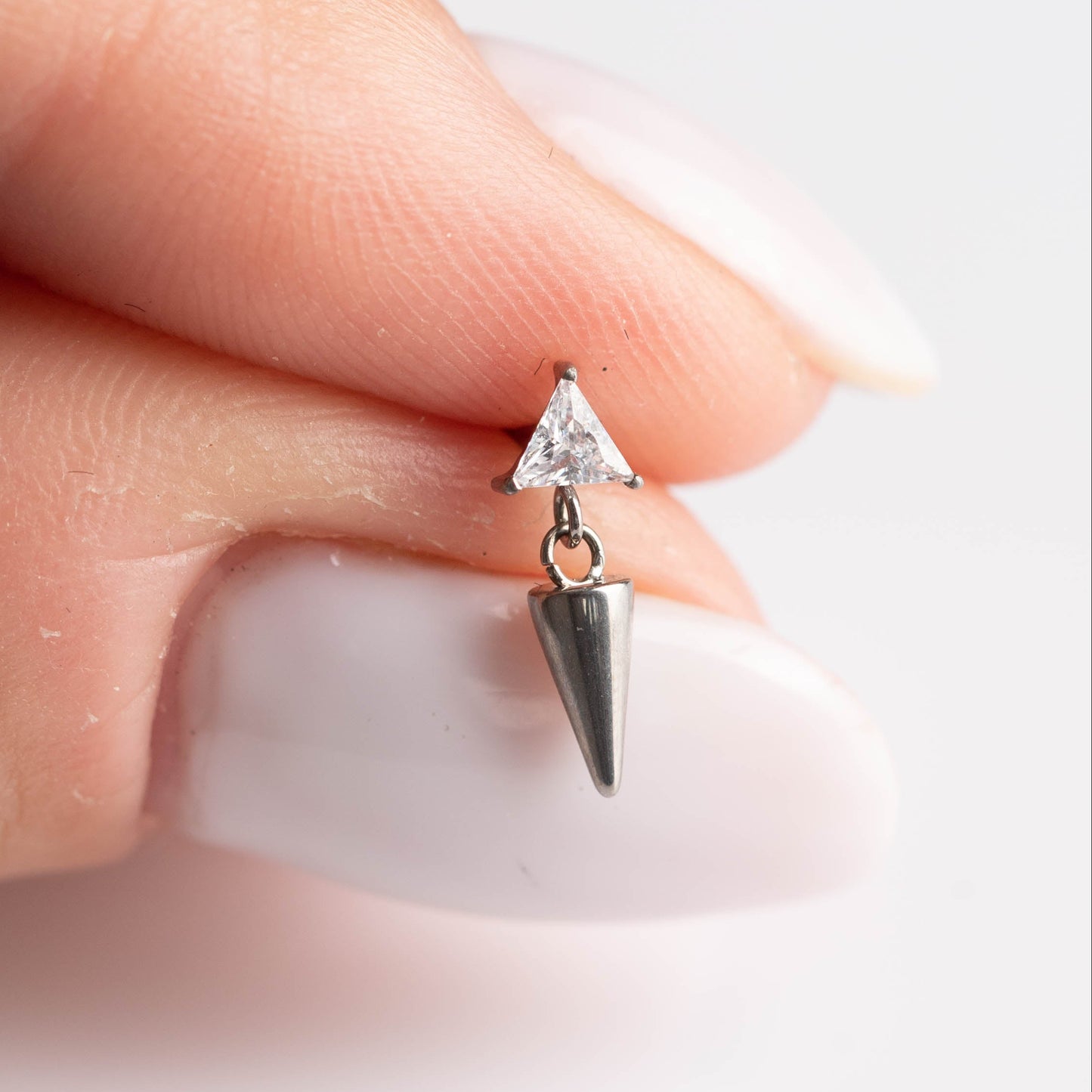Piercing Triangle Spike - Titânio