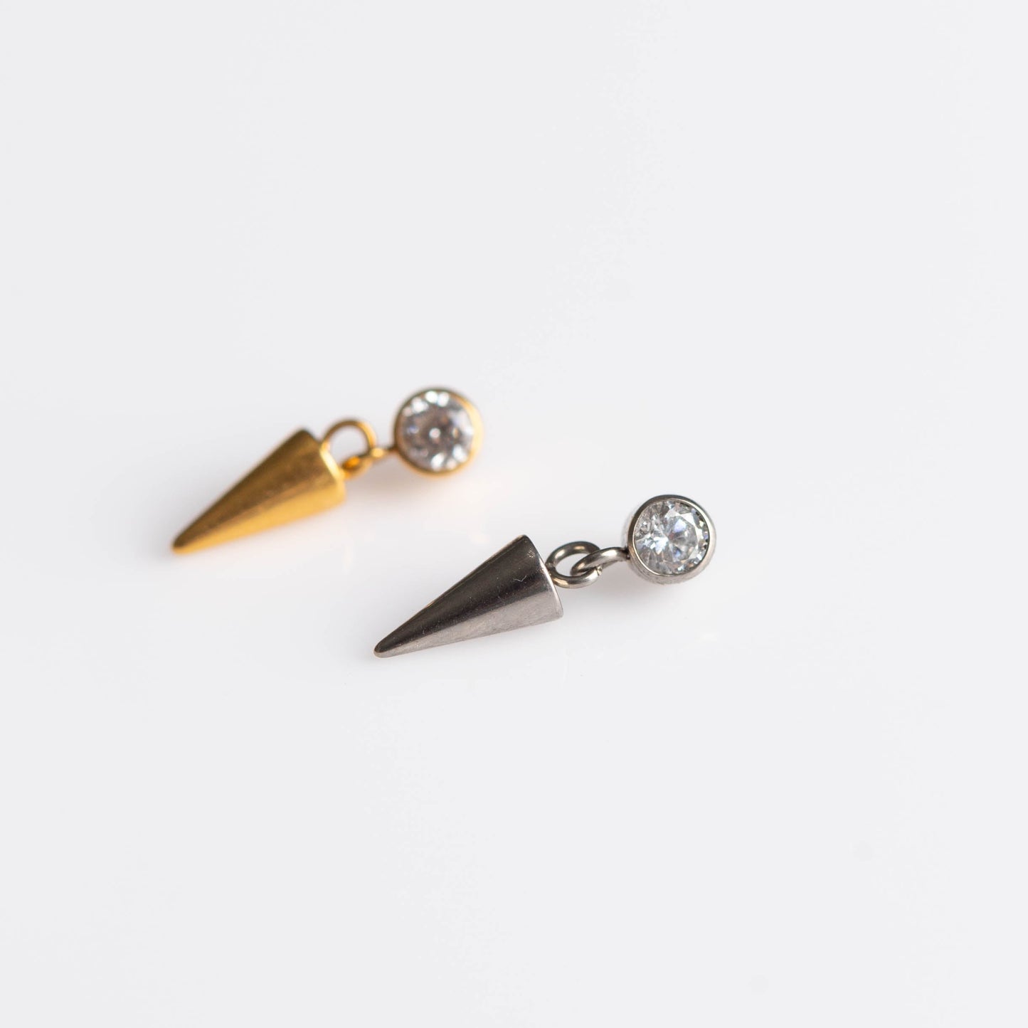 Piercing Radiant Spike PVD Dourado - Titânio