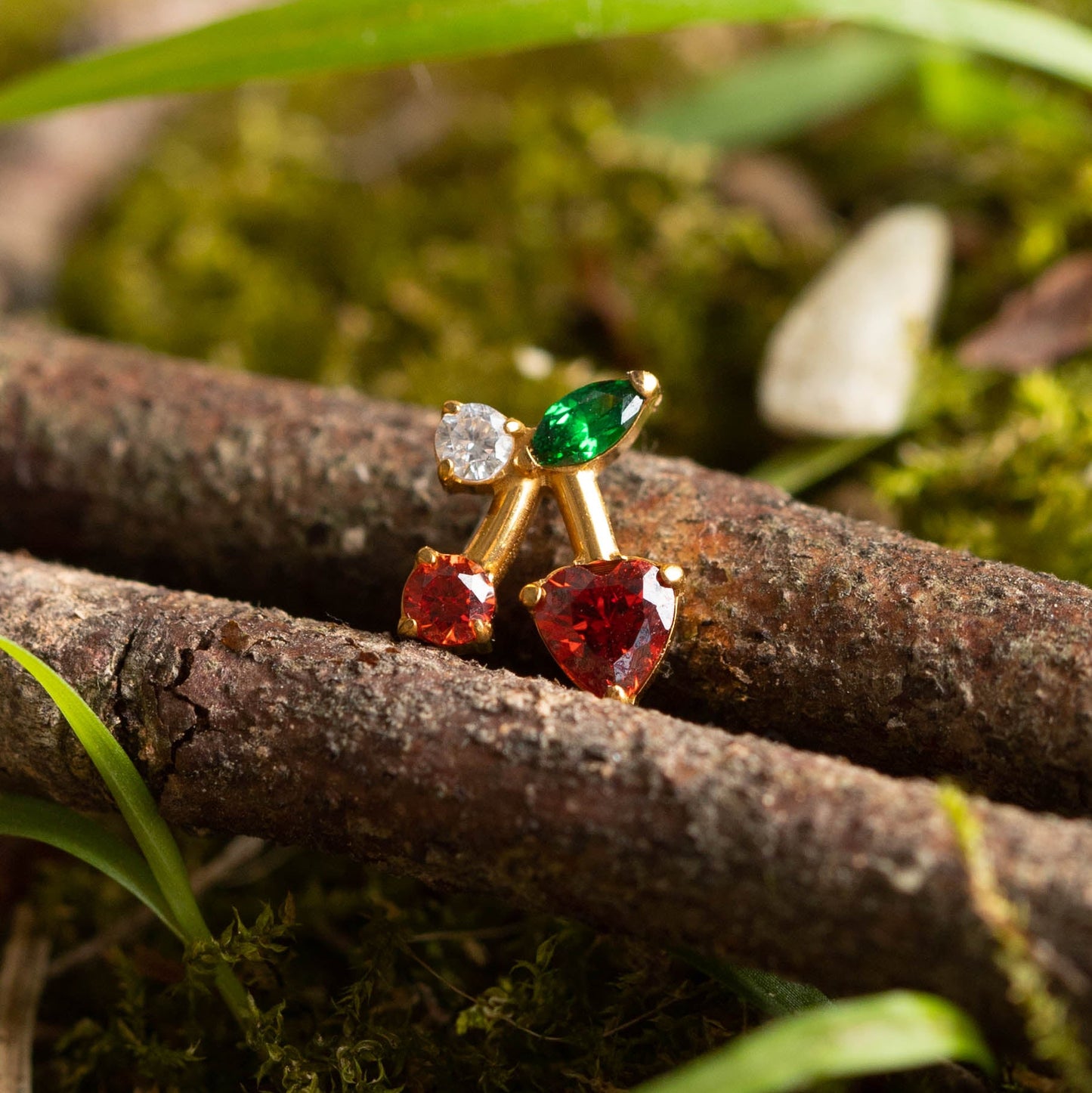 Piercing Cherry PVD Dourado - Titânio