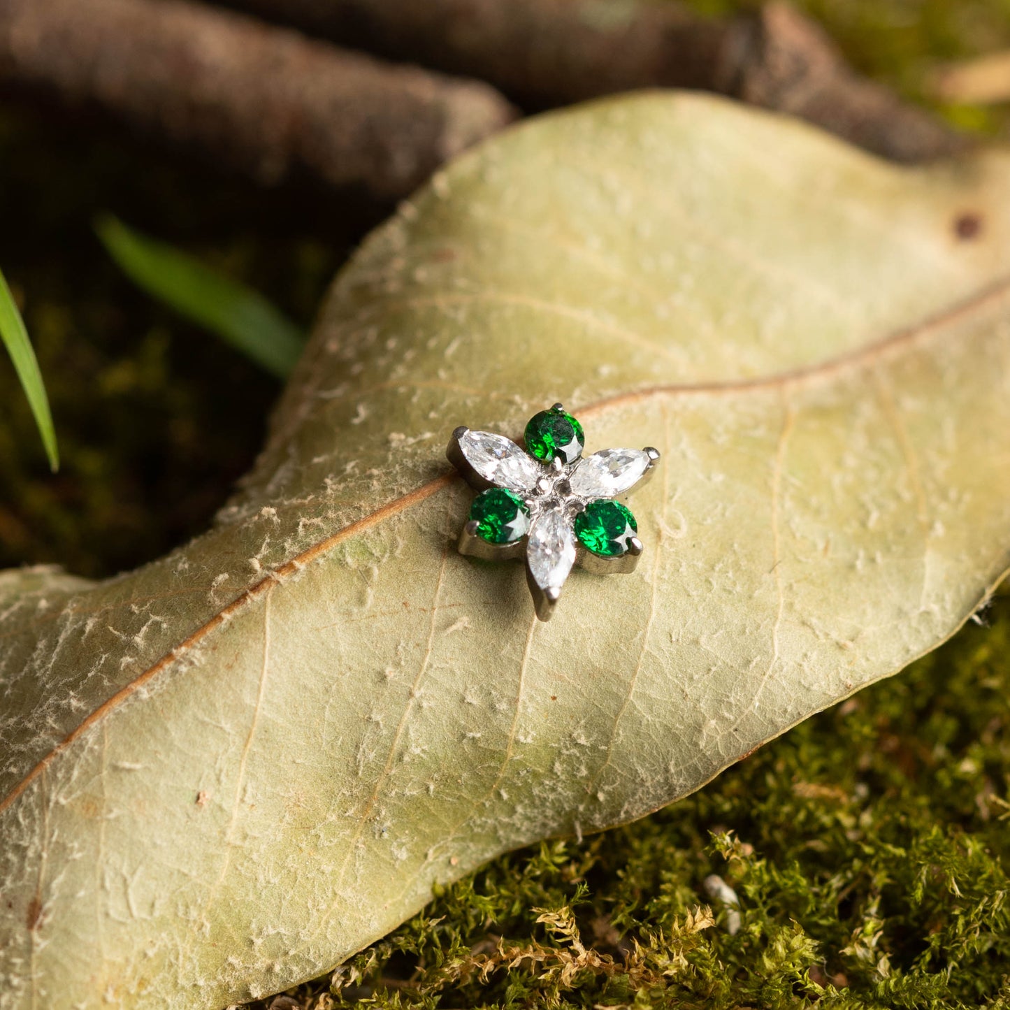Piercing Jade Grapes - Titânio