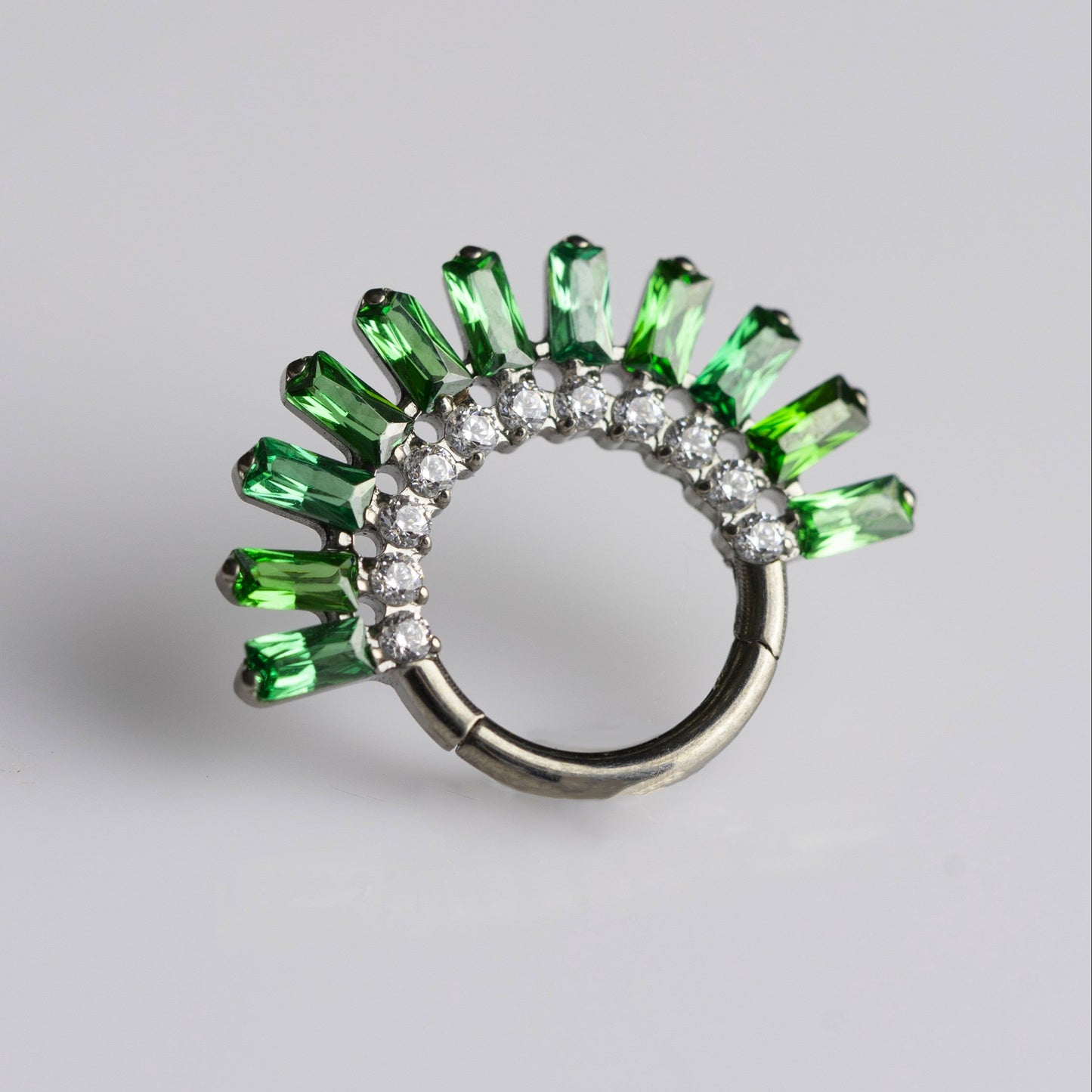 Piercing Fine Verde - Titânio