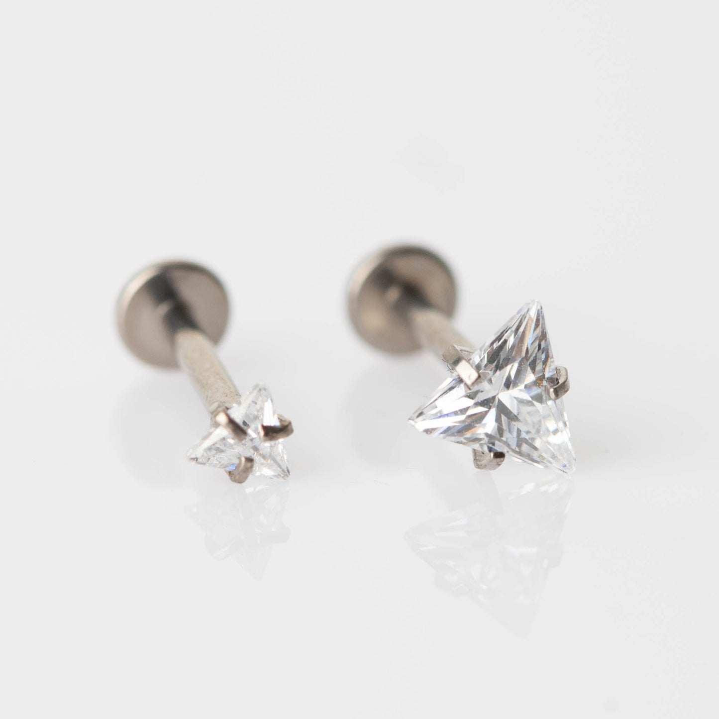 Piercing Ponto de Luz Triângulo- Titânio