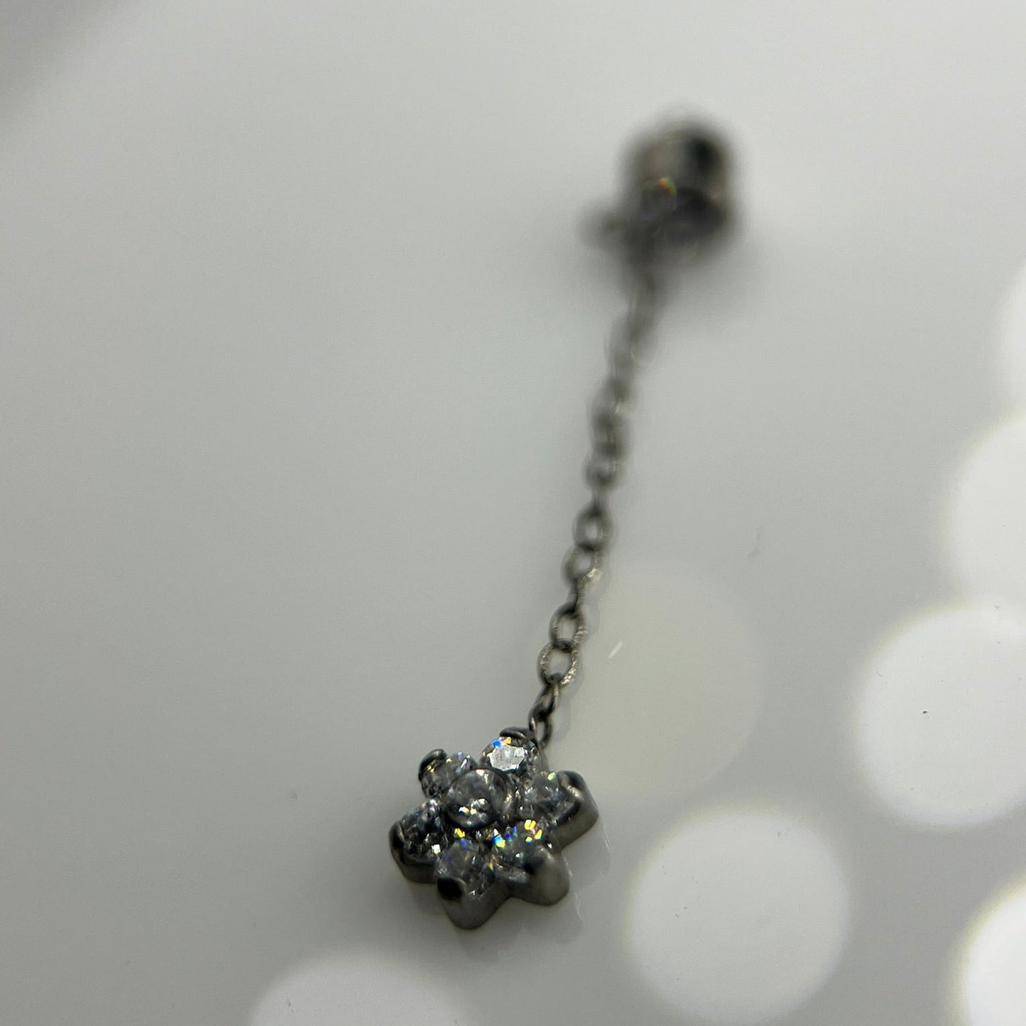 Piercing Flower Chain- Titânio