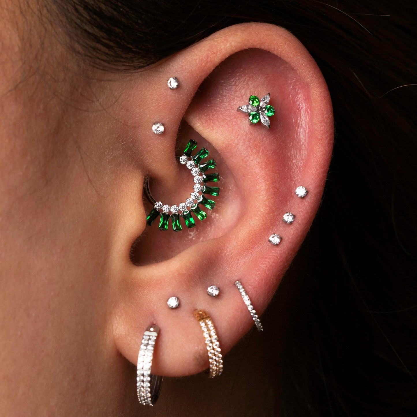 Piercing Fine Verde -Titânio