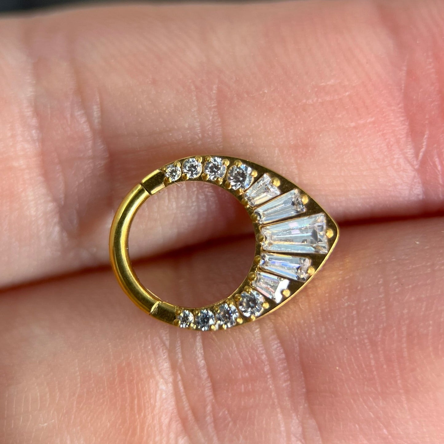 Piercing PVD Gold Beatrice -Titânio